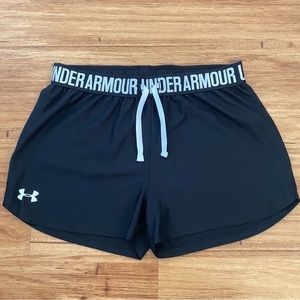 UnderArmour Black Shorts 2.5’ Size YLG